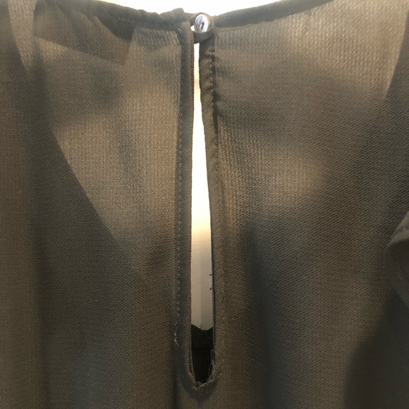 🖤ruffle romper🖤 - Picture 4 of 6